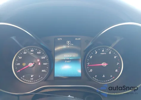 2019 Mercedes-Benz C 300 4Matic z USA, uszkodzony, nr VIN 55SWF8EB9KU300317